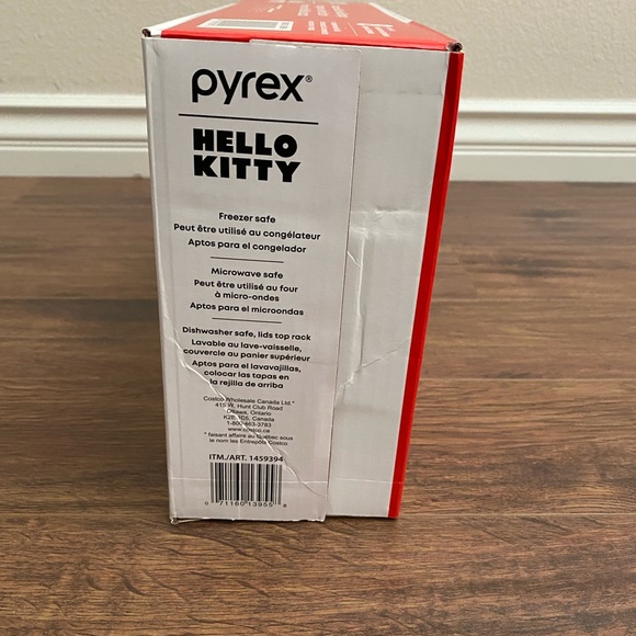 Pyrex Glass 8-piece Hello Kitty Decorated Food Storage Set (NIB) - Picture 7 of 8